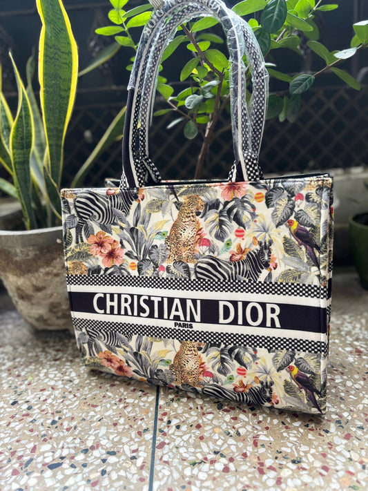 CHRISTIAN DIOR PARIS