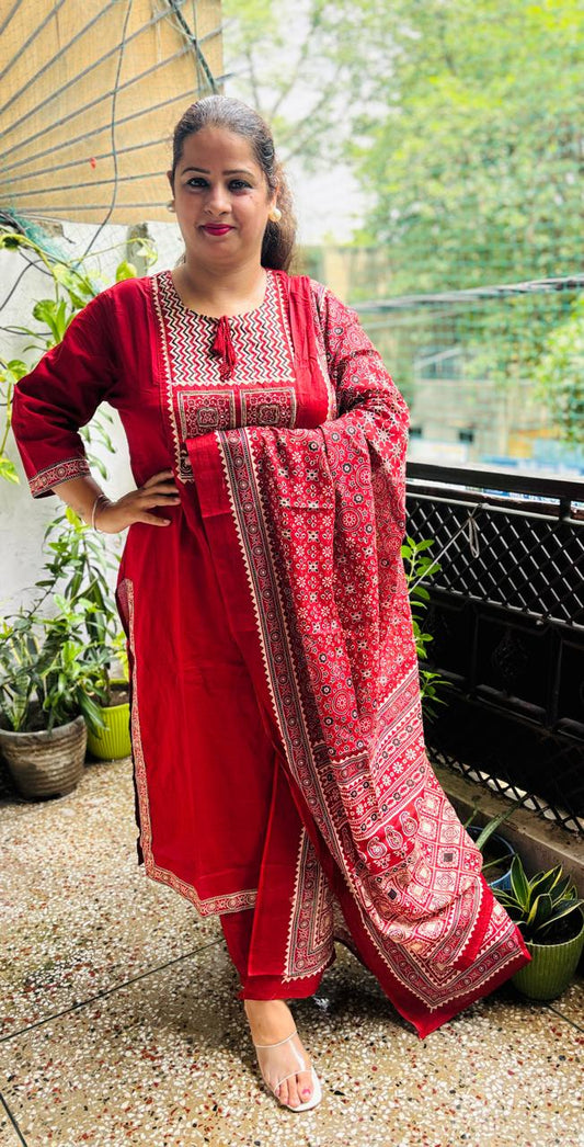 Elegant Straight Suit