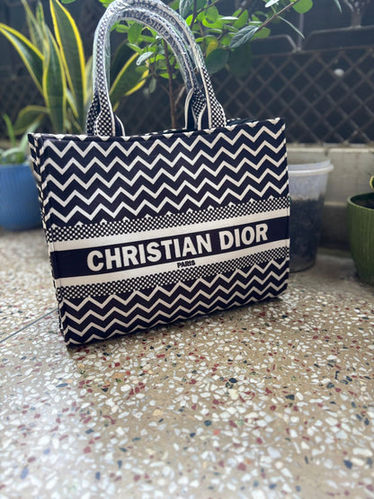CHRISTIAN DIOR PARIS