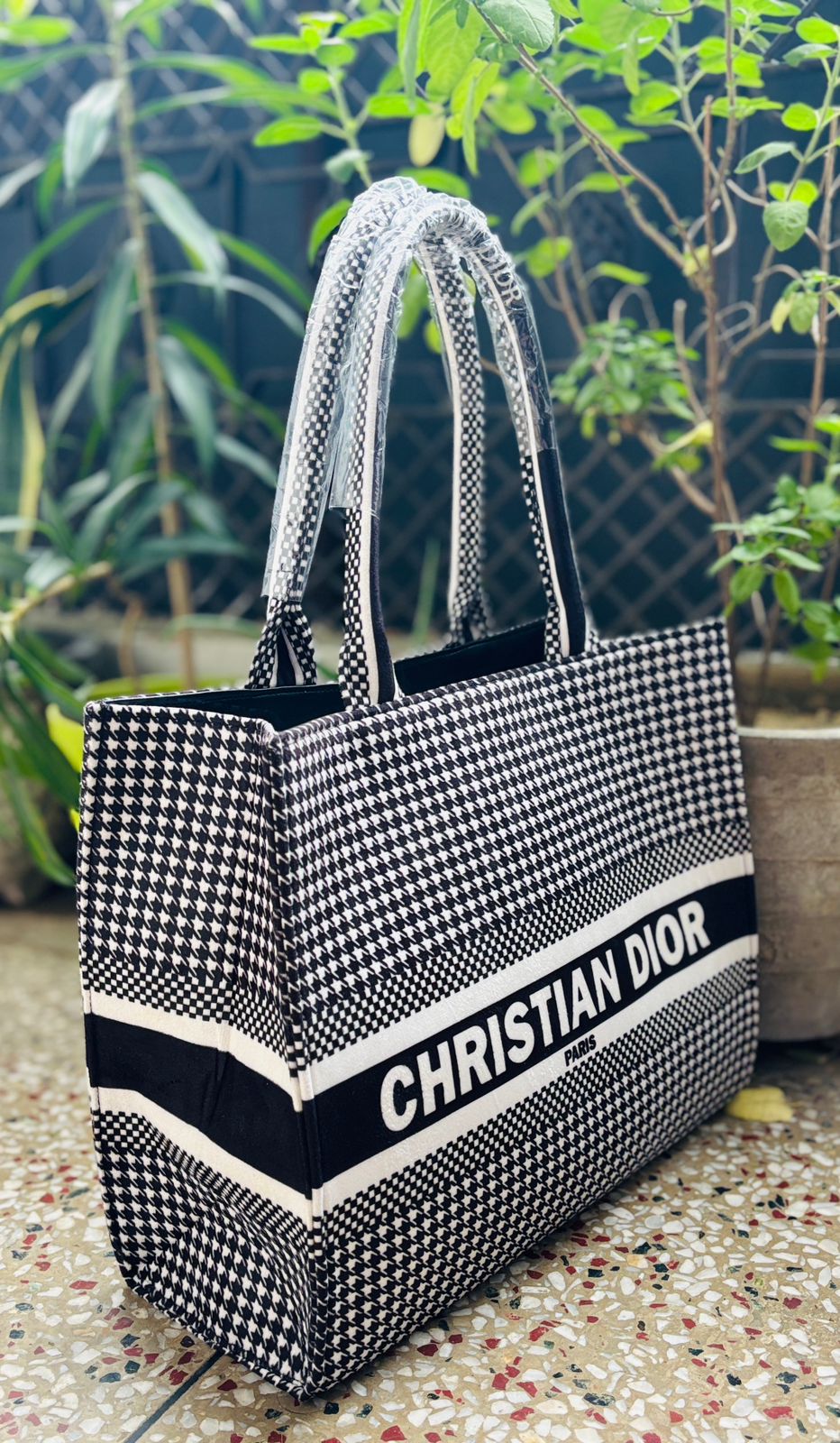 CHRISTIAN DIOR PARIS