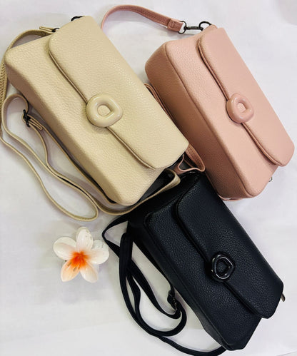 👜 Daily Charm – Textured Flap Bag