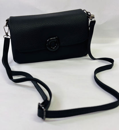 👜 Daily Charm – Textured Flap Bag