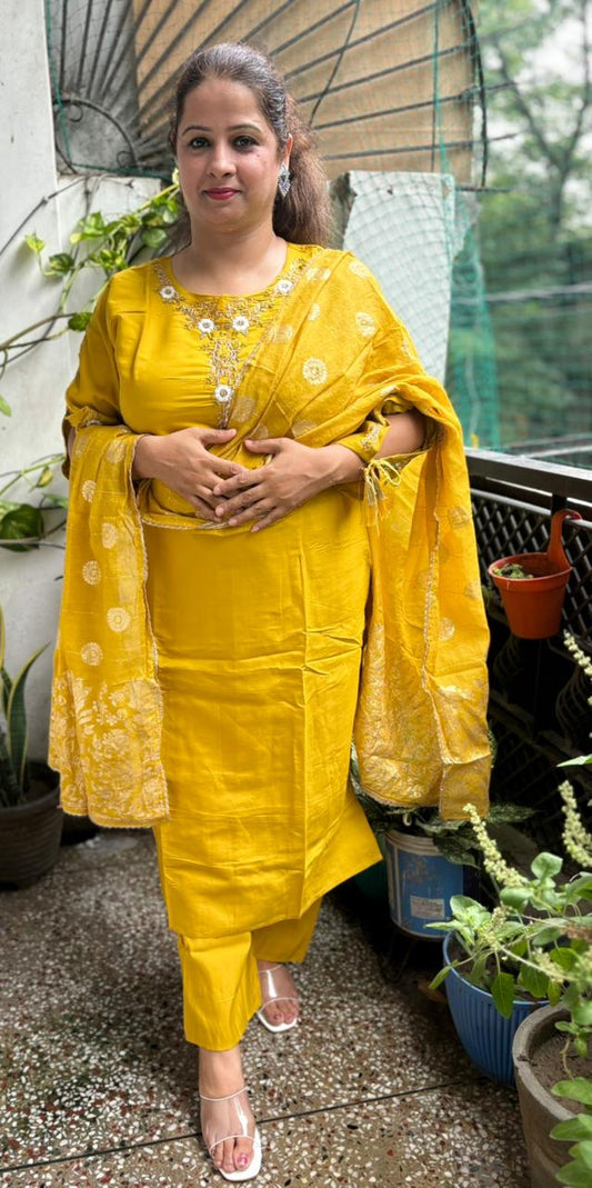 🌼 Sunehri Saaz Mustard Muslin Ensemble with Banarasi Dupatta