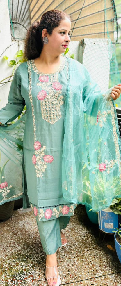 Muslin Elegance Suit in Plus Sizes